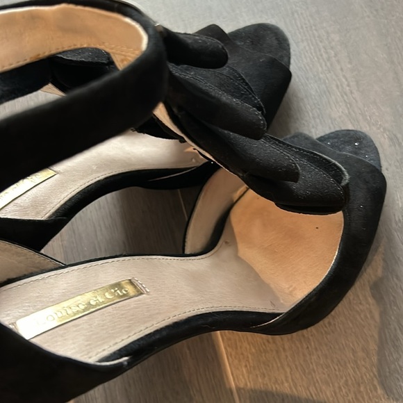 Louise et Cie Suede Peep Toe Ruffle Stiletto Zipper Heels Black Women Size 9.5 - Picture 8 of 16